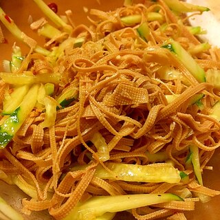 きゅうりと豆腐麺の中華サラダ